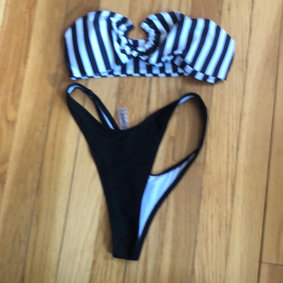 Women’s bikini top brand unknown bottom Shein - Picture 1 of 8